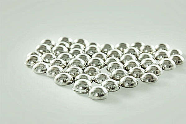 皂市鎮(zhèn)焊錫球與電鍍錫球:工藝差異下的應用分野與行業(yè)新動向